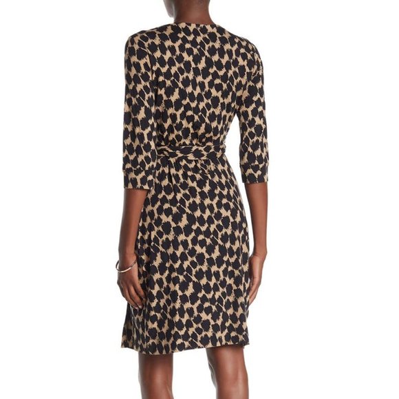 Julian Two Geometric Print [TRUE] Wrap Dress - Picture 2 of 10